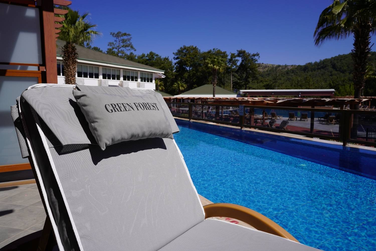 greenforest-pool